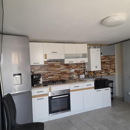 Апартаменты Garsoniera Sic Zona Terapia Zona Linistita La Casa Cu Parcare Клуж-Напока Экстерьер фото