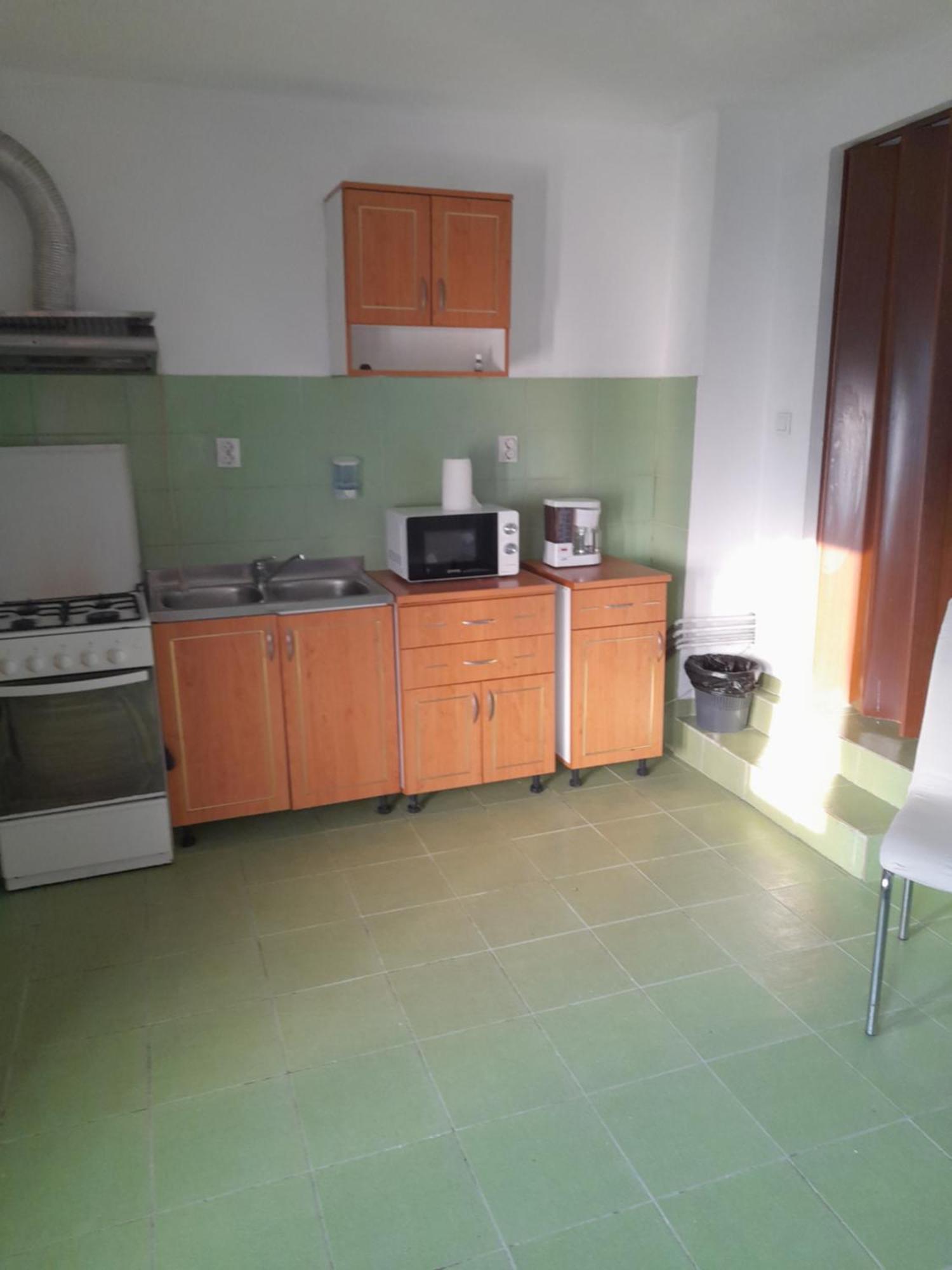 Апартаменты Garsoniera Sic Zona Terapia Zona Linistita La Casa Cu Parcare Клуж-Напока Экстерьер фото