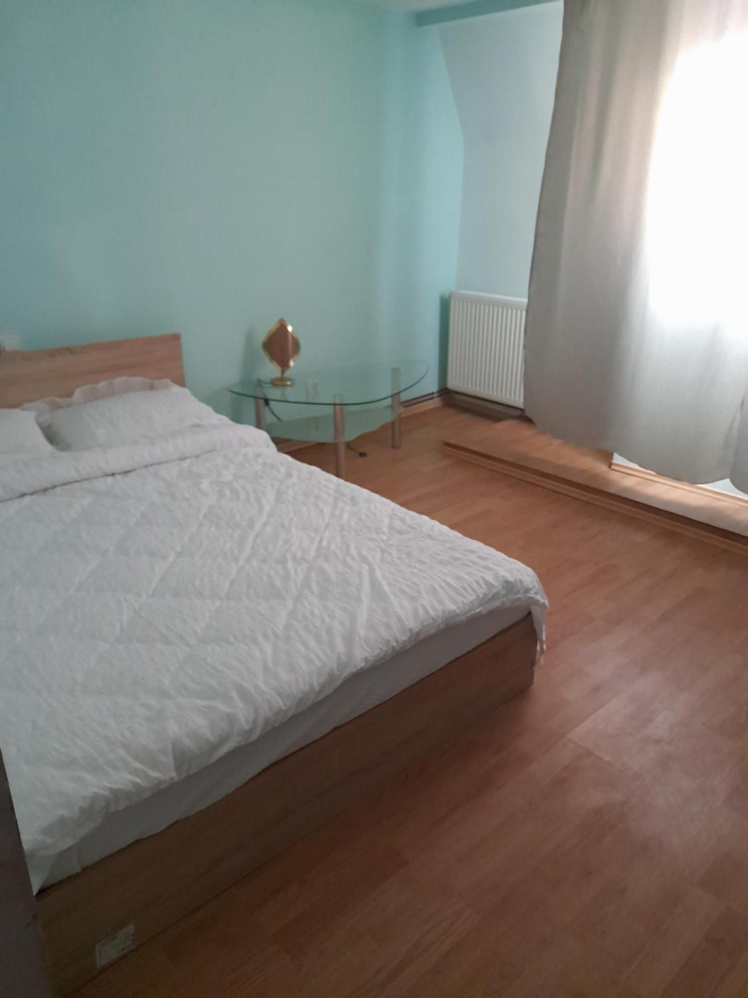 Апартаменты Garsoniera Sic Zona Terapia Zona Linistita La Casa Cu Parcare Клуж-Напока Экстерьер фото