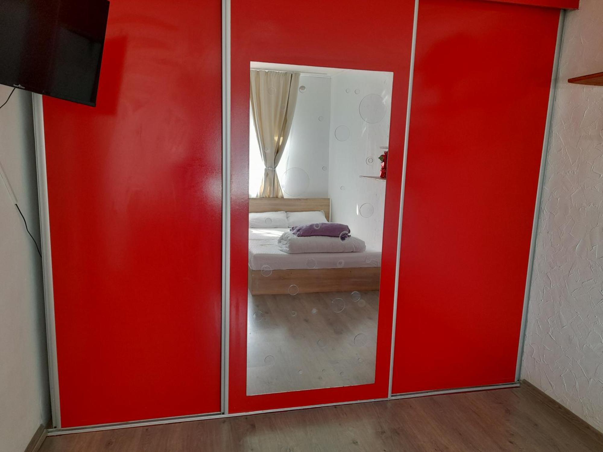 Апартаменты Garsoniera Sic Zona Terapia Zona Linistita La Casa Cu Parcare Клуж-Напока Экстерьер фото